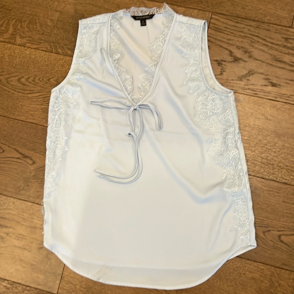 Banana Republic lace top size small